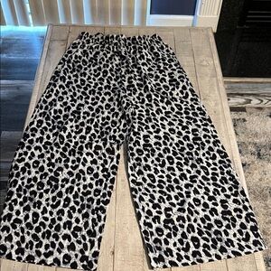 HALARA Black and White Checkered Pants